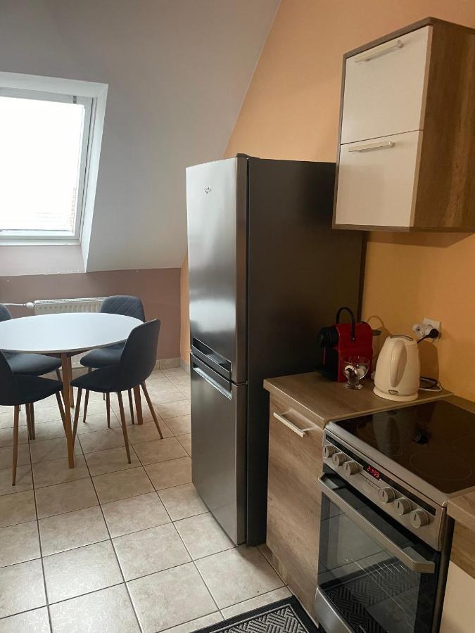 Palank Apartman Mosonmagyaróvár エクステリア 写真