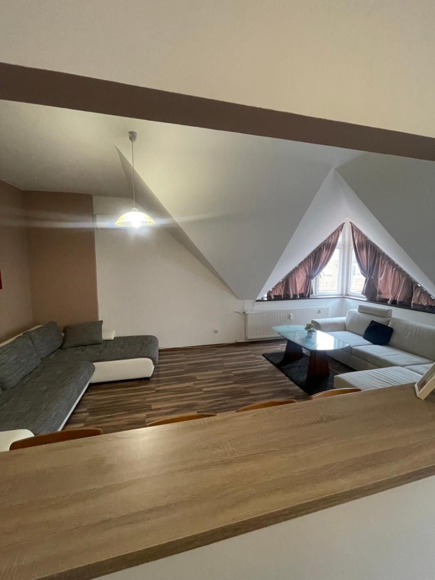 Palank Apartman Mosonmagyaróvár エクステリア 写真