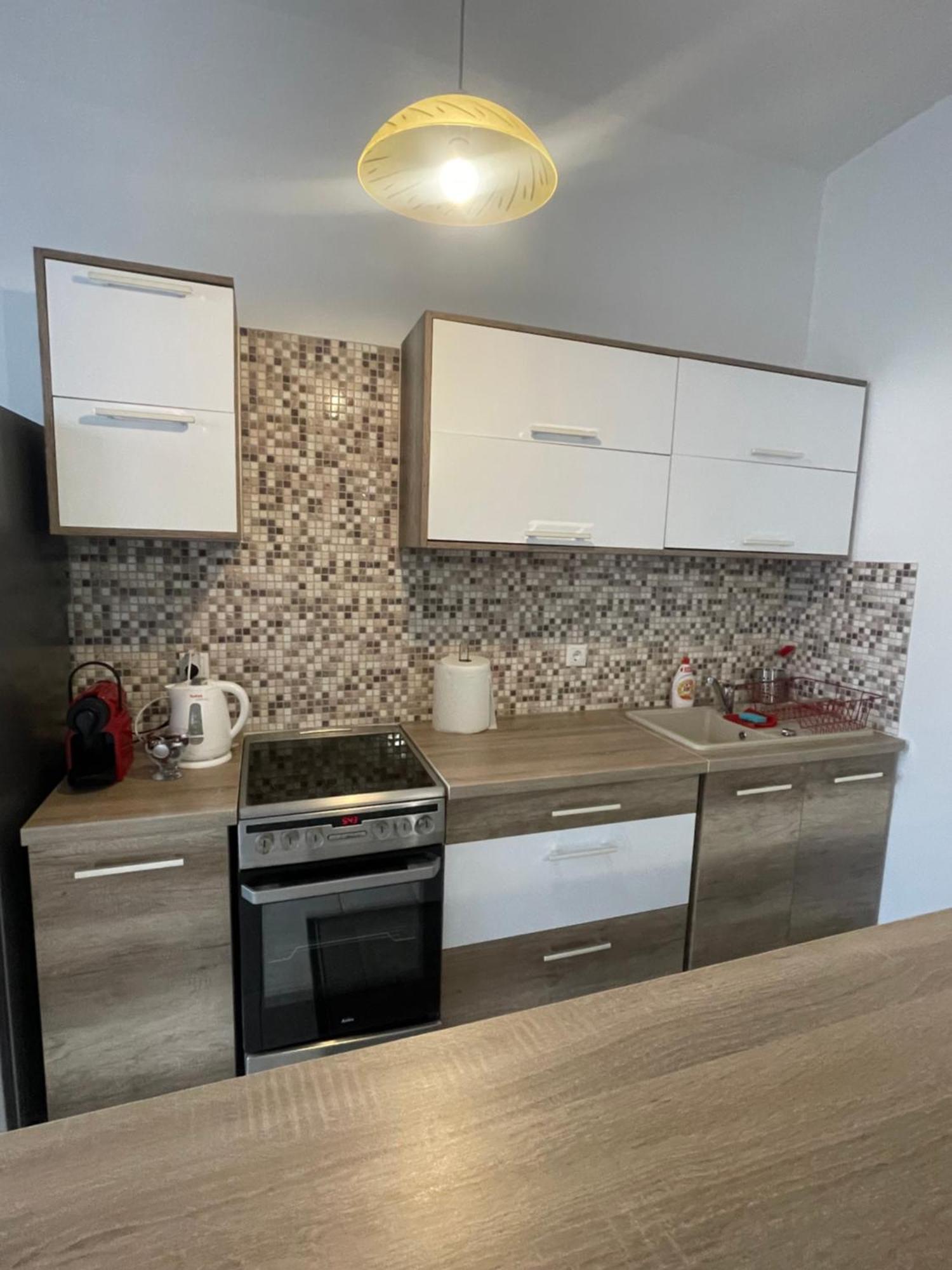Palank Apartman Mosonmagyaróvár エクステリア 写真