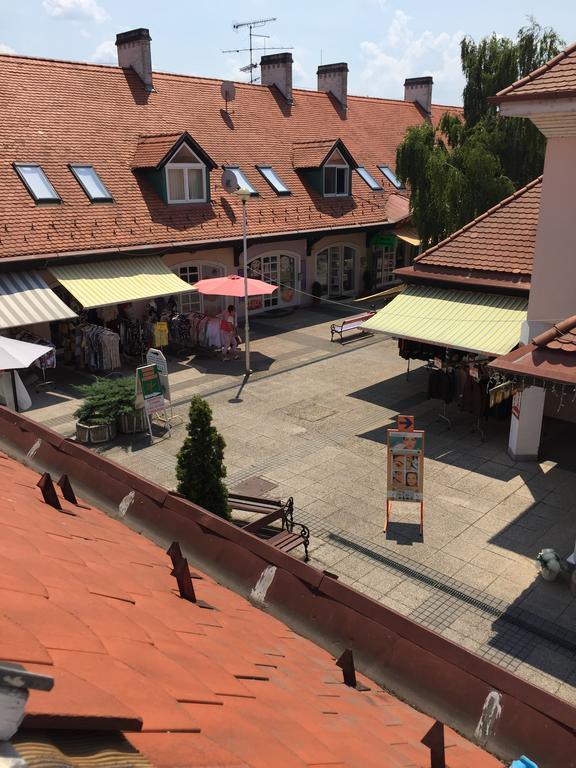 Palank Apartman Mosonmagyaróvár エクステリア 写真