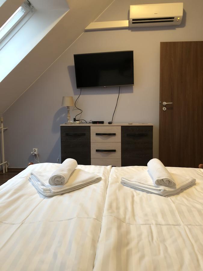 Palank Apartman Mosonmagyaróvár エクステリア 写真